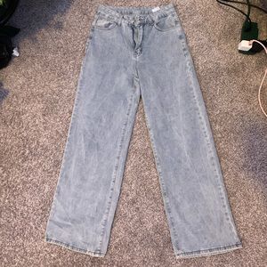 Wide bottom light jeans. stretchy waist.